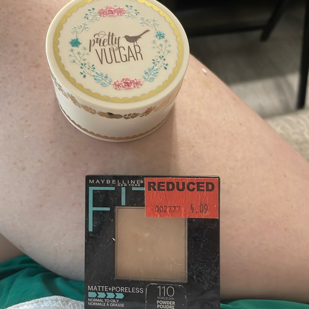 BRAND NEW translucent power and porcelain powder